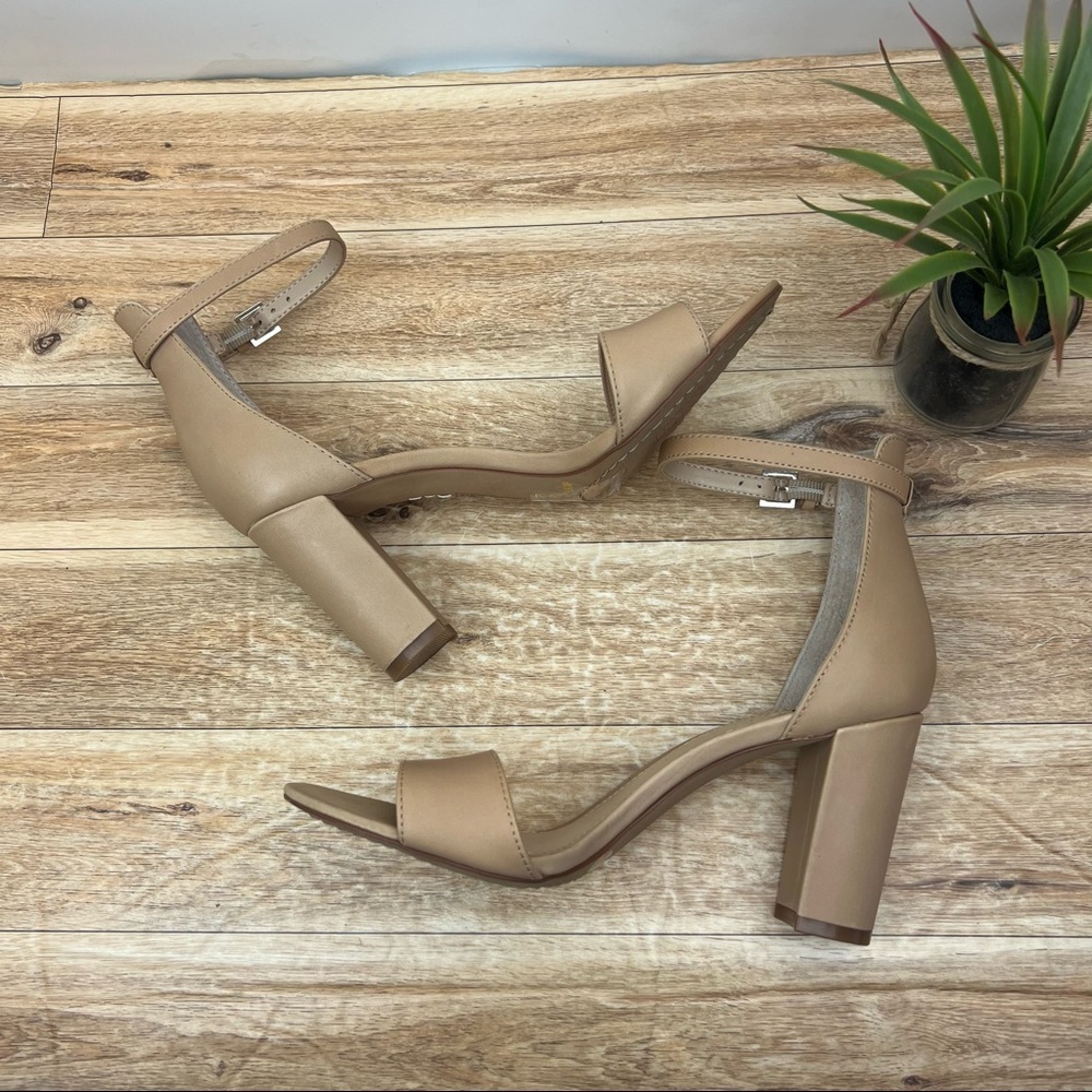 Vince Camuto Corlina Ankle Strap Sandal sz 5.5